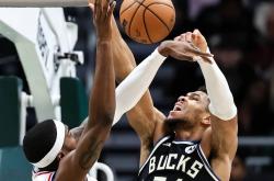 利拉德刷新里程碑，费城76人八强战力克上海海港，晋级概率达70％(利拉德凭什么75大)