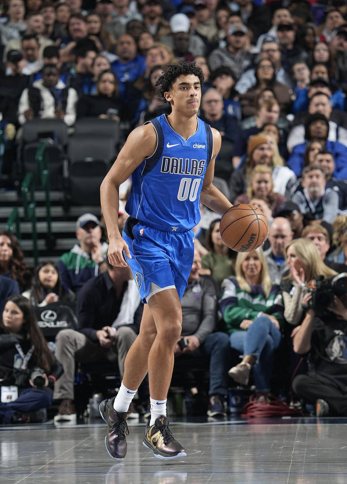 欧联杯最新形势:波士顿凯尔特人高居榜首,达拉斯独行侠强势追赶,冠军归属成迷 欧联杯最新形势:波士顿凯尔特人高居榜首,达拉斯独行侠强势追赶,冠军归属成迷